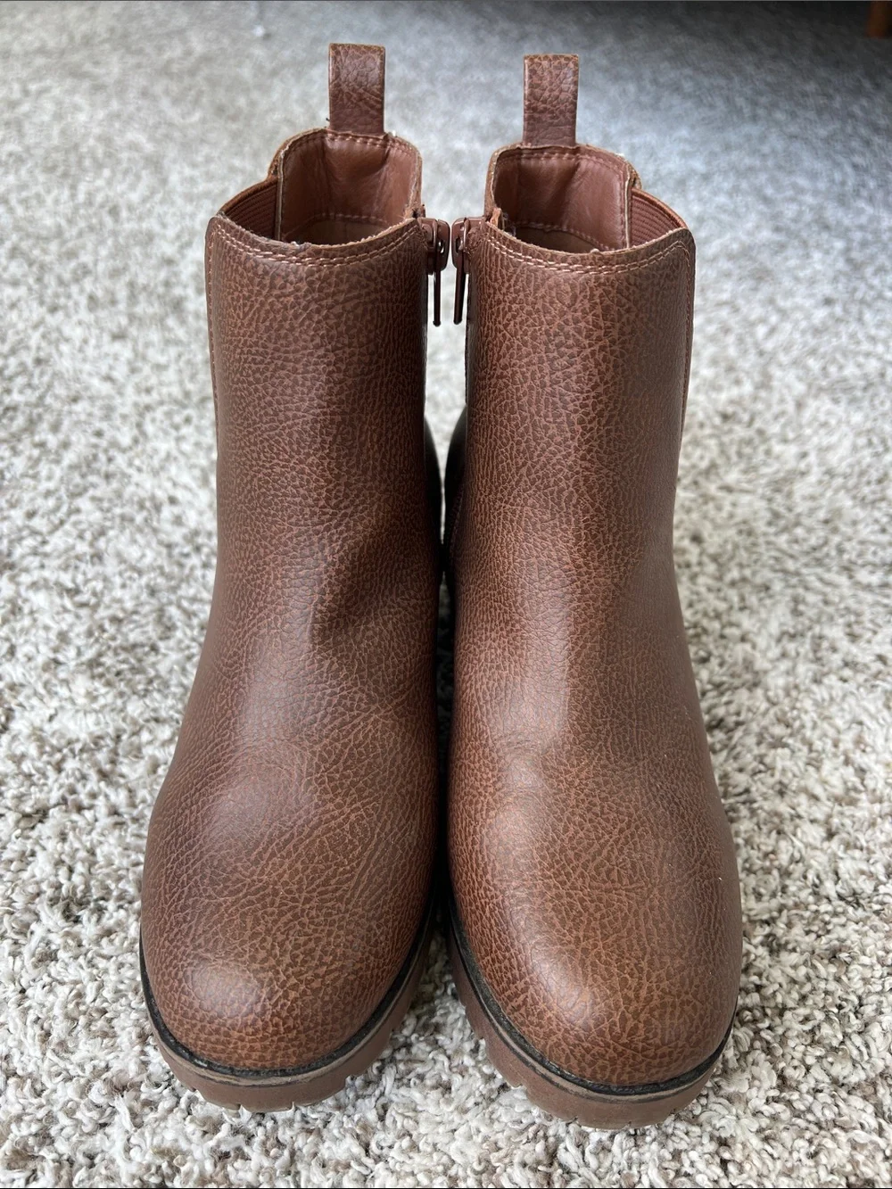 MIA Kids Casen Chelsea Boot In The Color Luggage Size 4
